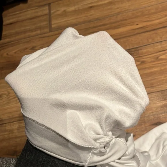 Workout top - Picture 3 of 4